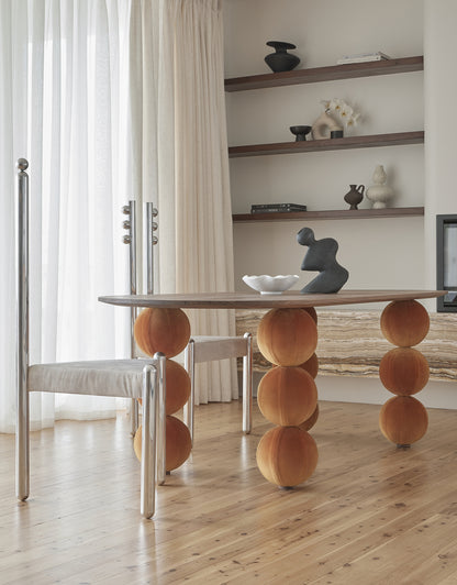 Sphere Table in American Oak with plush curved top, edition detail